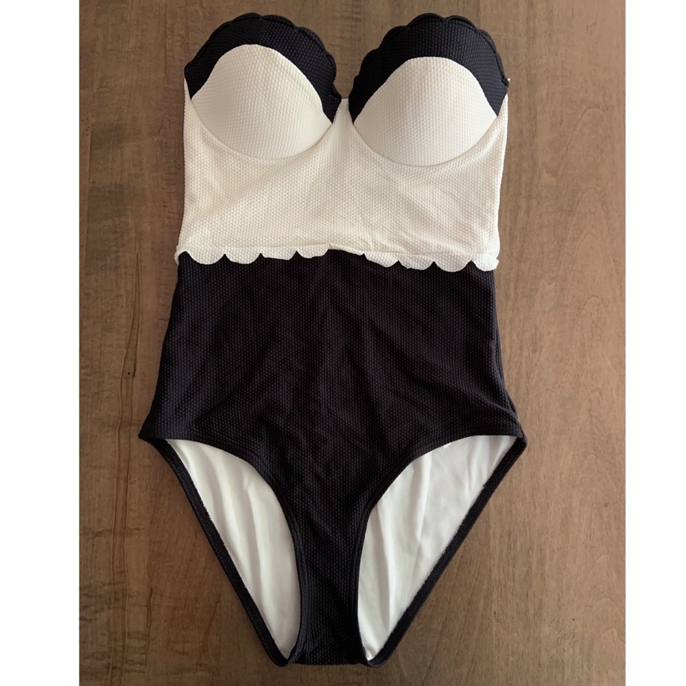 Topshop One-Piece Swimsuit Size 6 Black & White